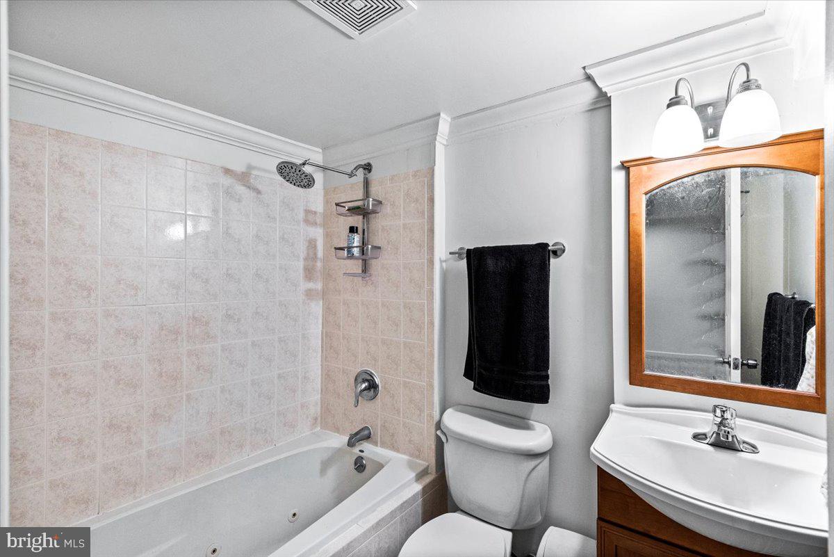 LAKE BRADDOCK - Residential