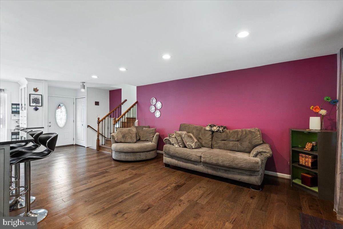 LAKE BRADDOCK - Residential