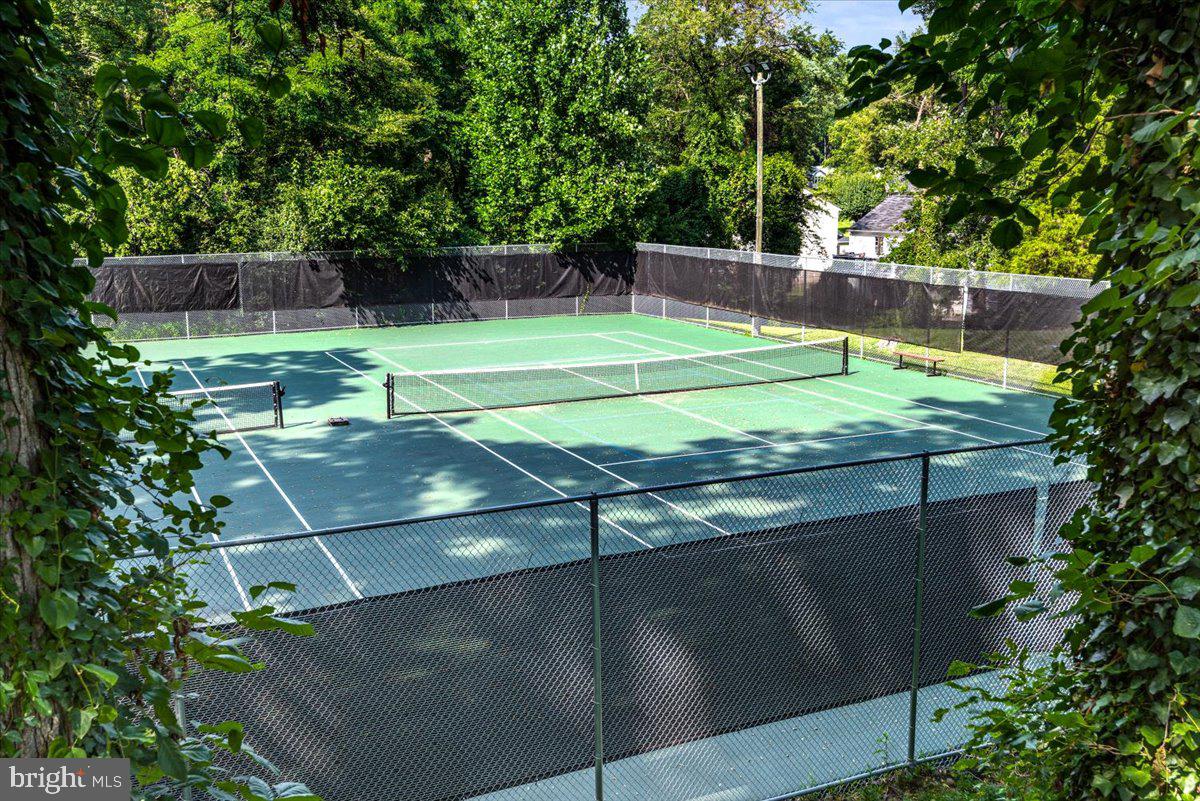 LAKE BRADDOCK - Residential