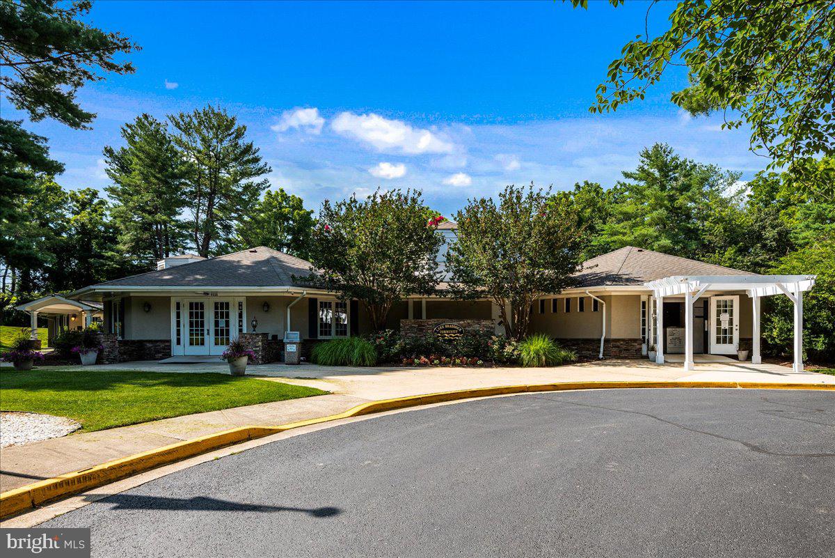 LAKE BRADDOCK - Residential