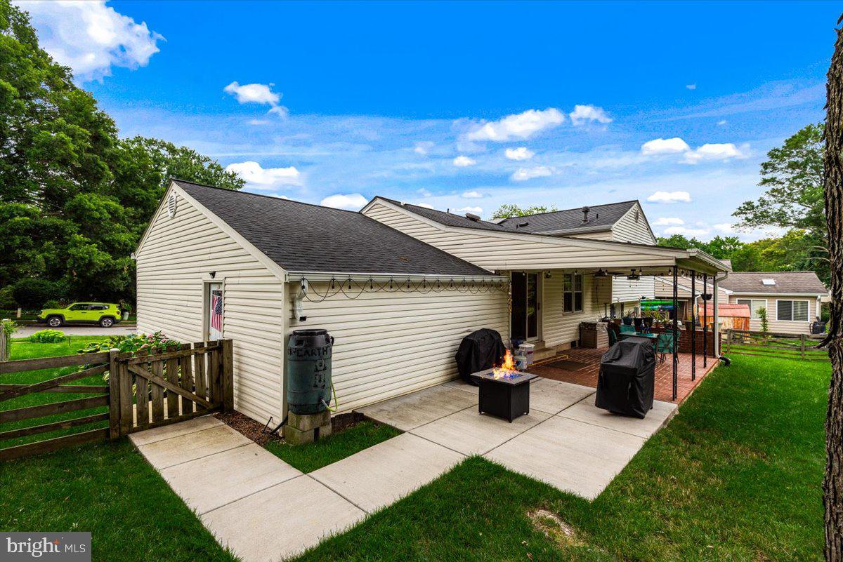 LAKE BRADDOCK - Residential