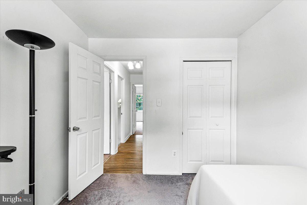 LAKE BRADDOCK - Residential