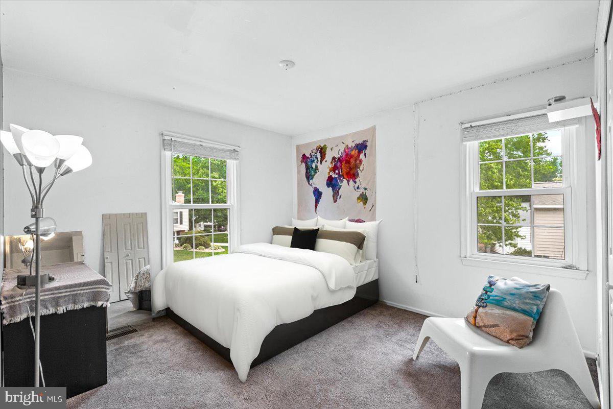 LAKE BRADDOCK - Residential