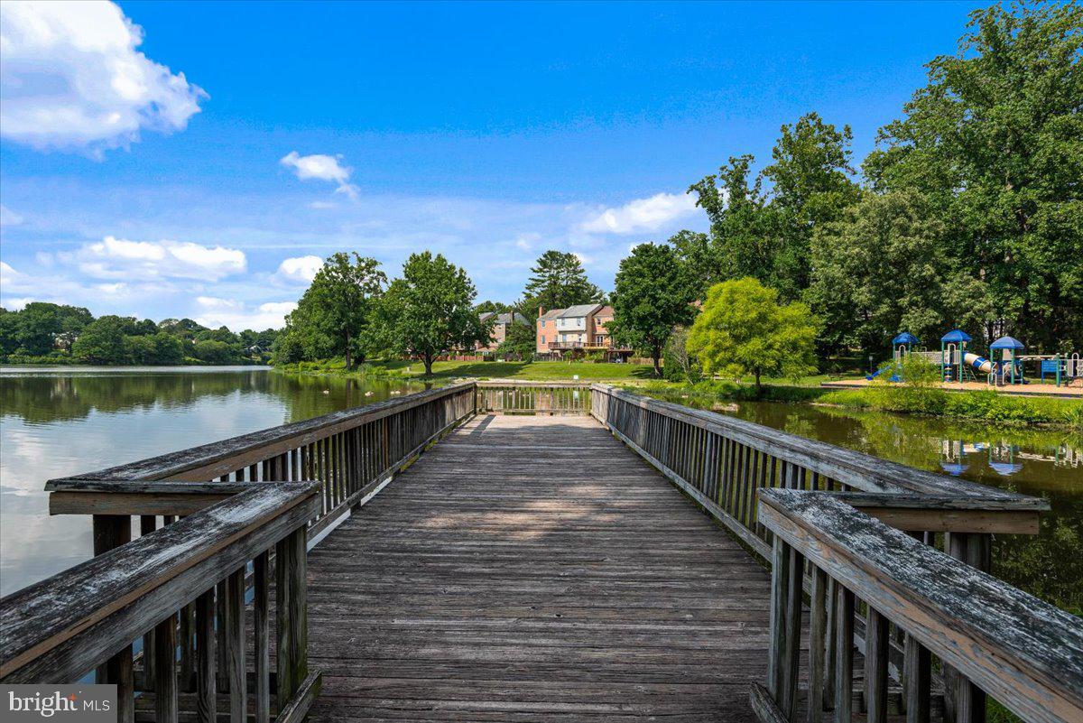 LAKE BRADDOCK - Residential