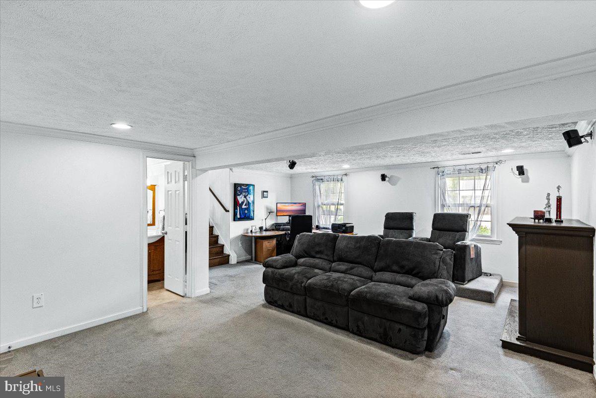 LAKE BRADDOCK - Residential