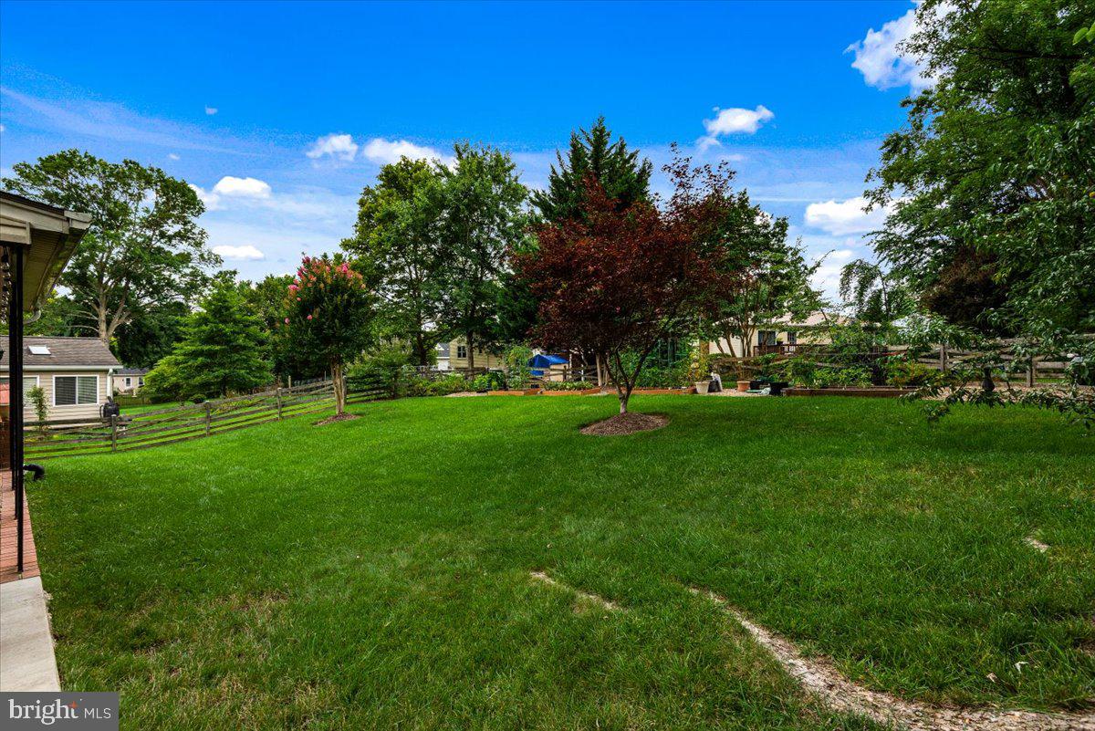 LAKE BRADDOCK - Residential