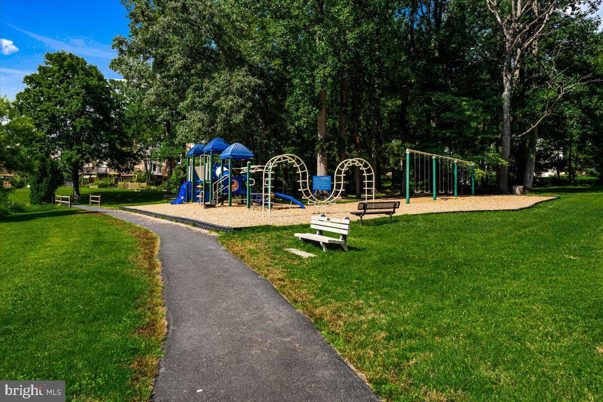 LAKE BRADDOCK - Residential