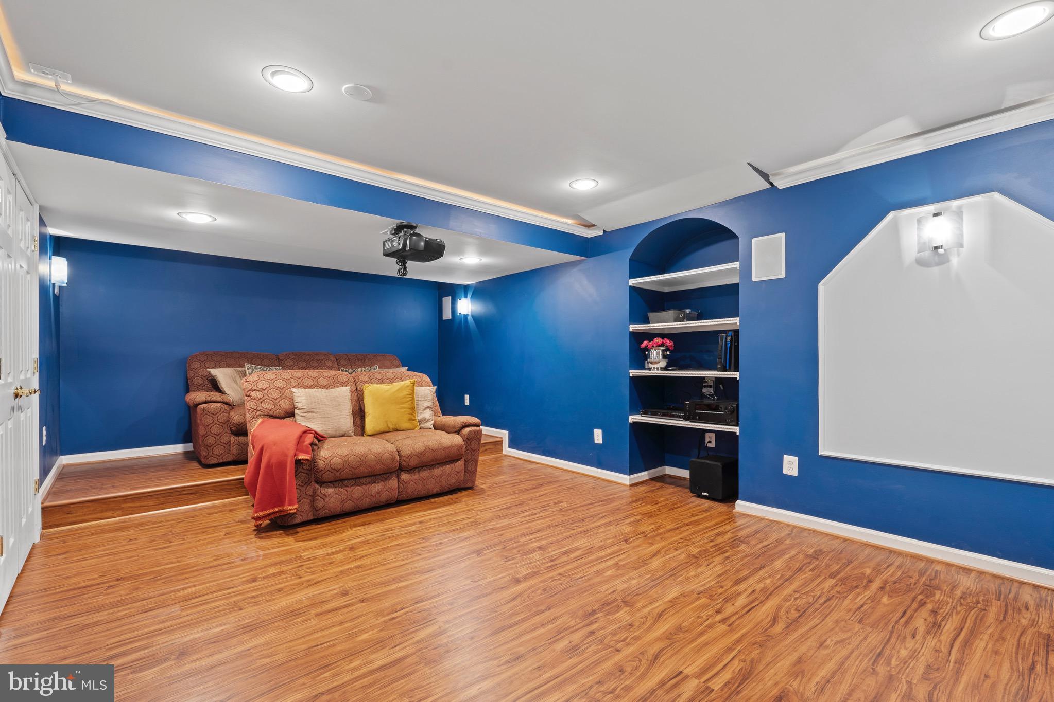 LOUDOUN VALLEY ESTATES 2 - Residential