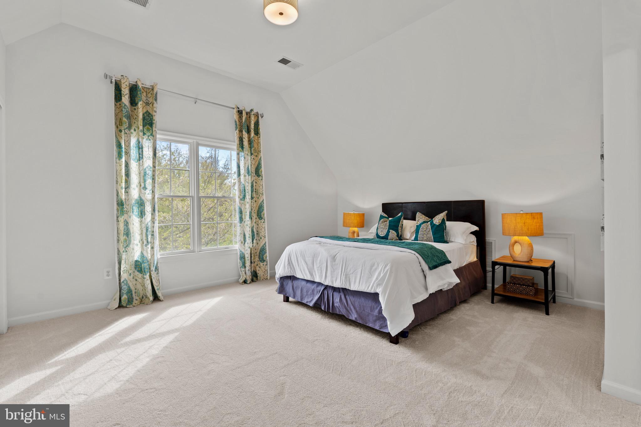 LOUDOUN VALLEY ESTATES 2 - Residential