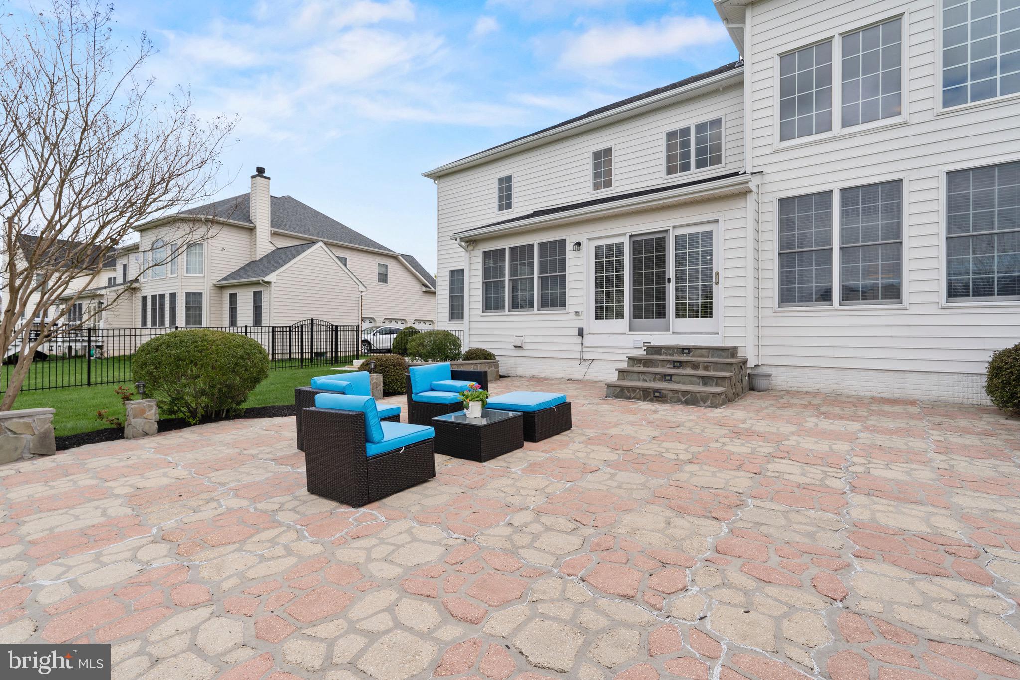 LOUDOUN VALLEY ESTATES 2 - Residential