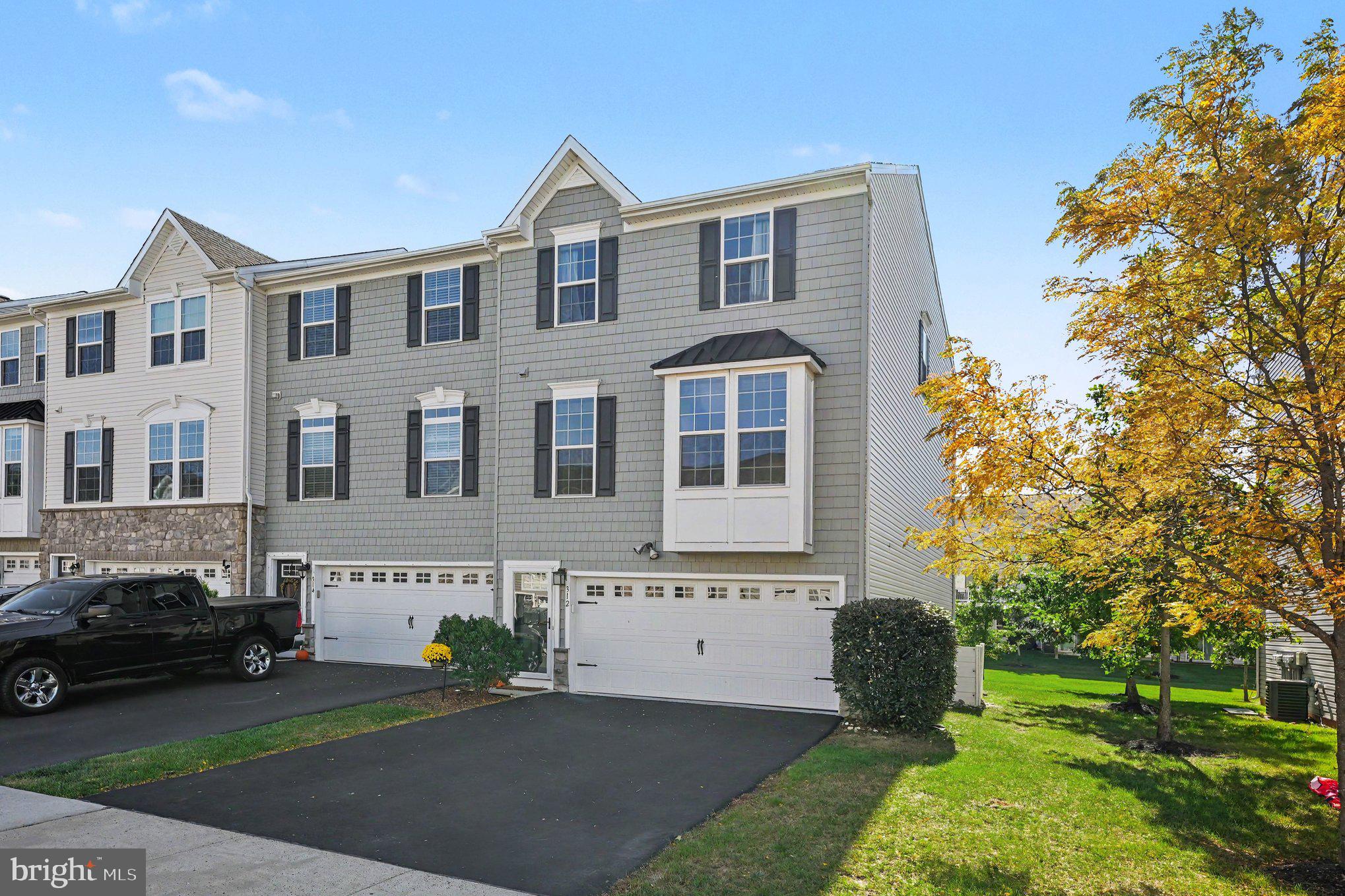 312 PIN OAK LANE
