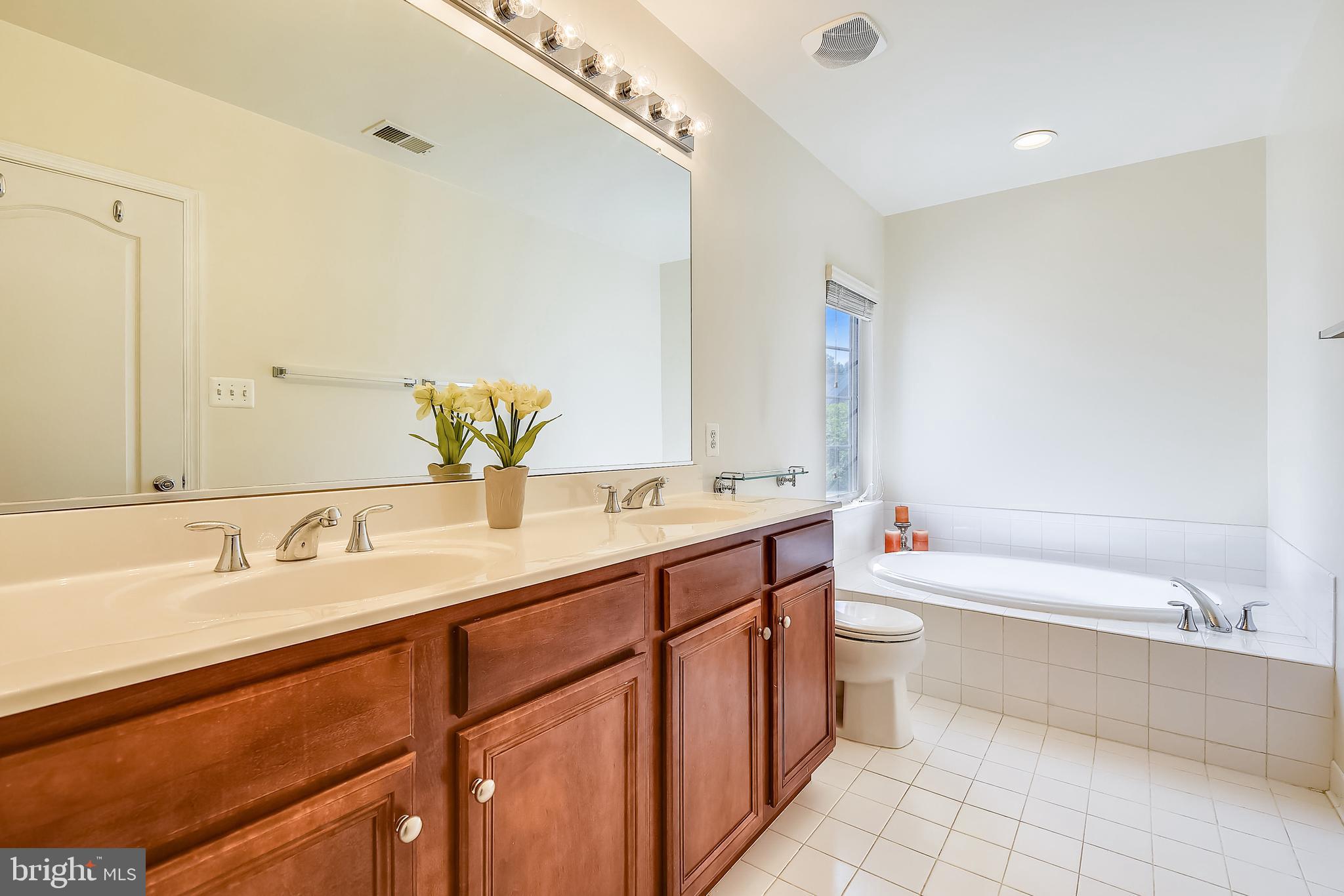 SEVEN OAKS - Residential