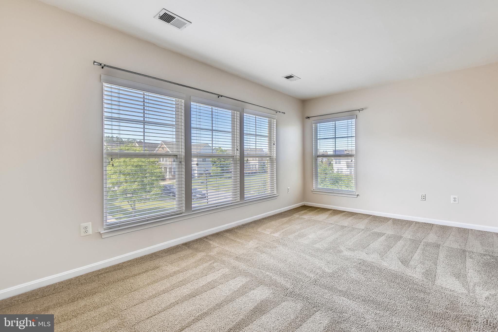 SEVEN OAKS - Residential