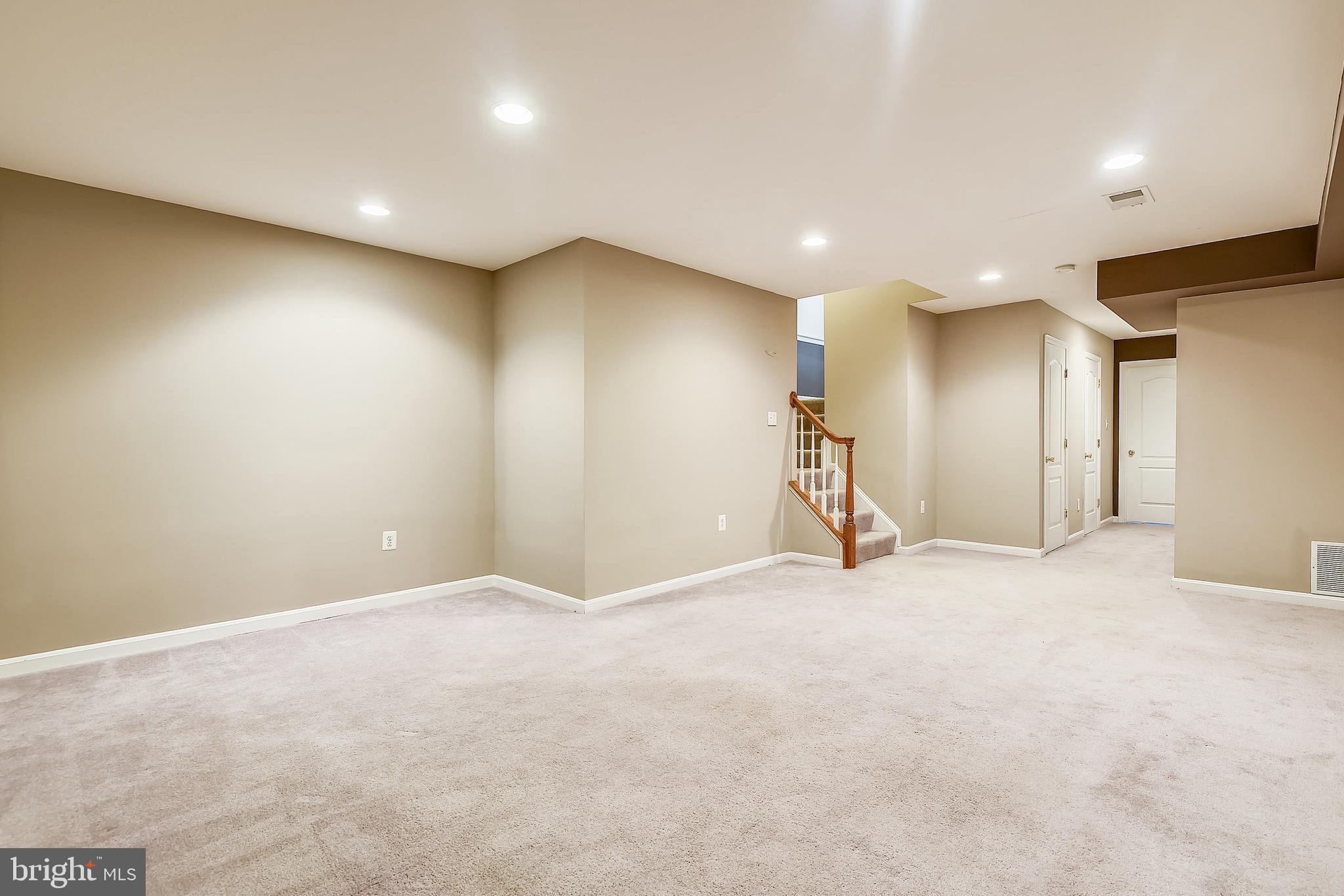 SEVEN OAKS - Residential