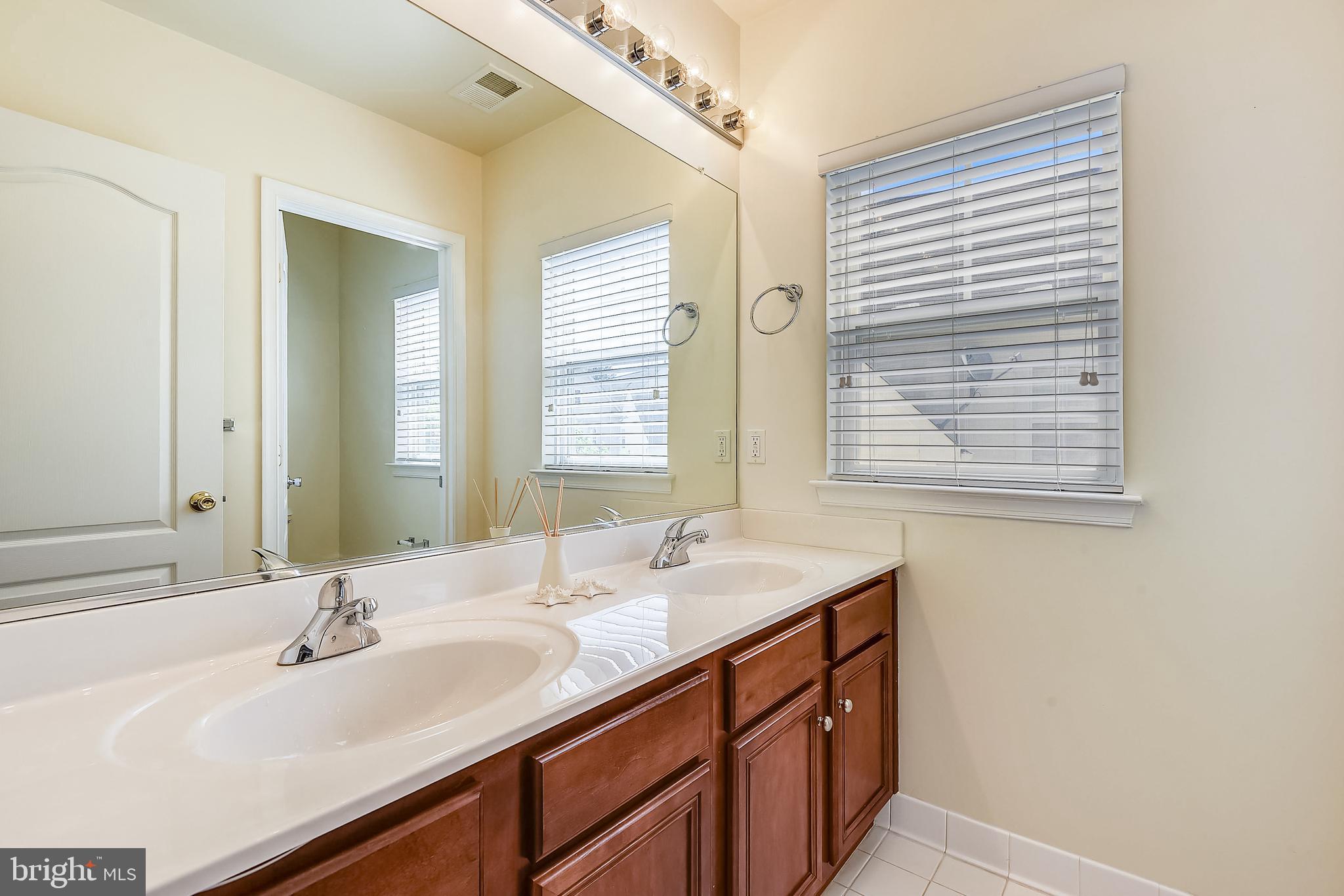 SEVEN OAKS - Residential