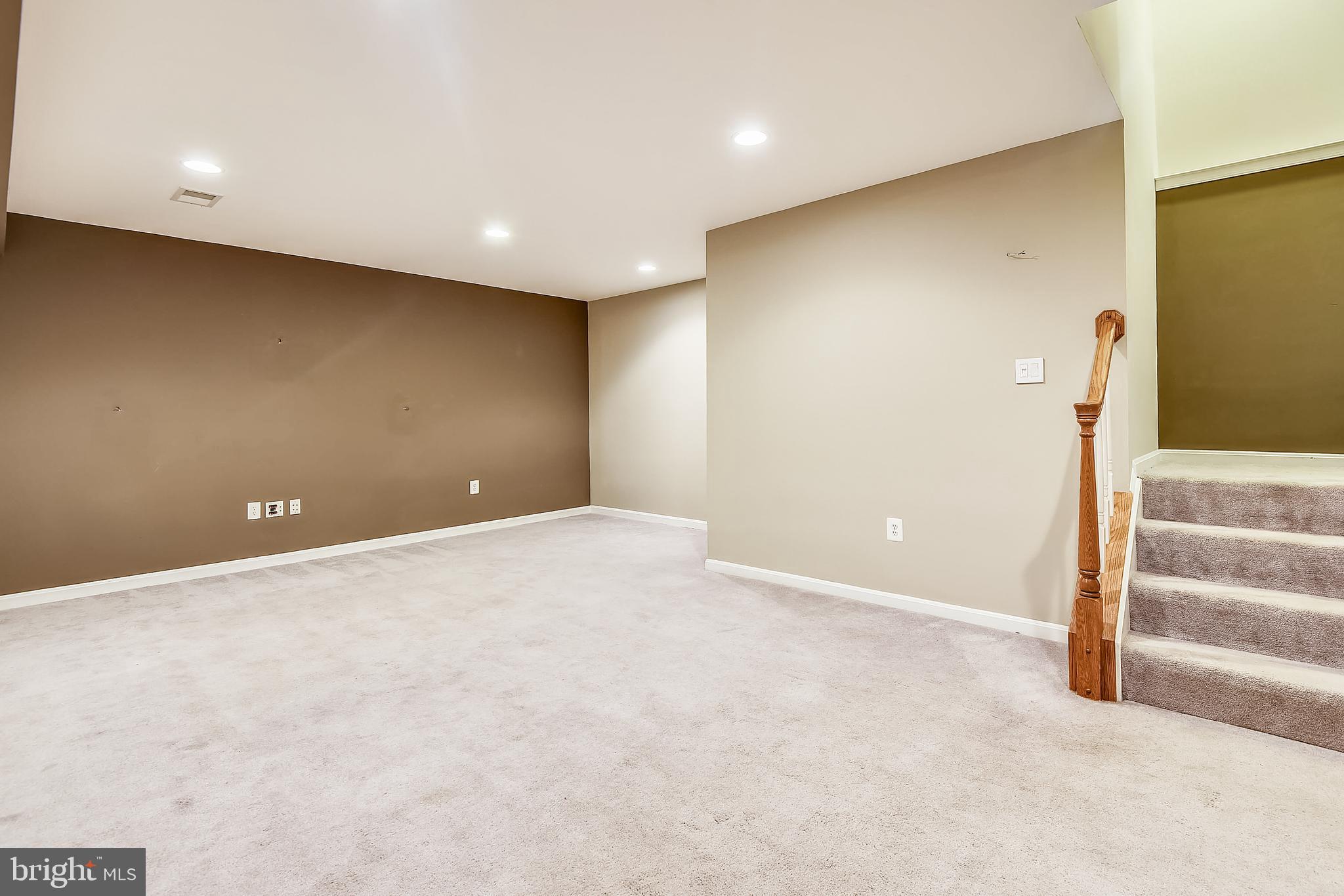 SEVEN OAKS - Residential