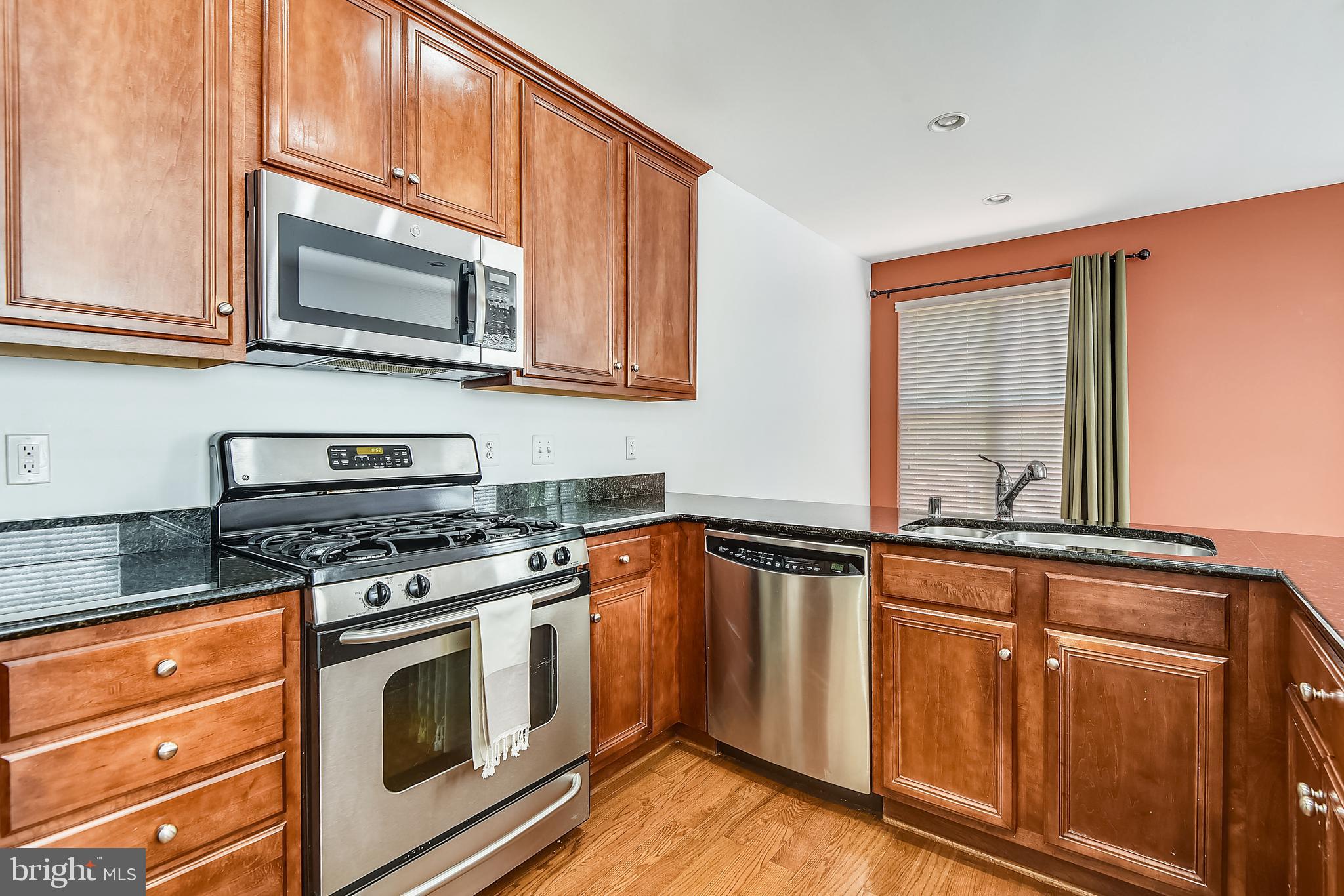 SEVEN OAKS - Residential