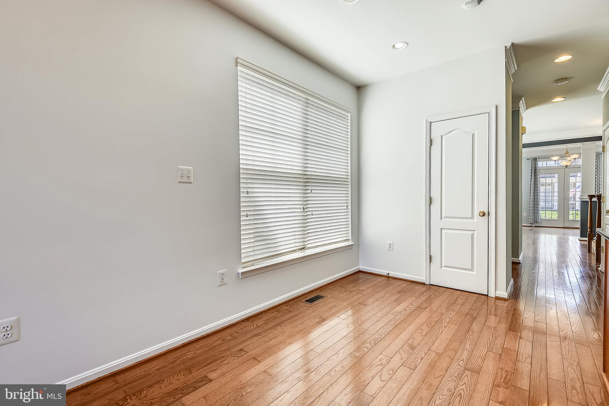 SEVEN OAKS - Residential