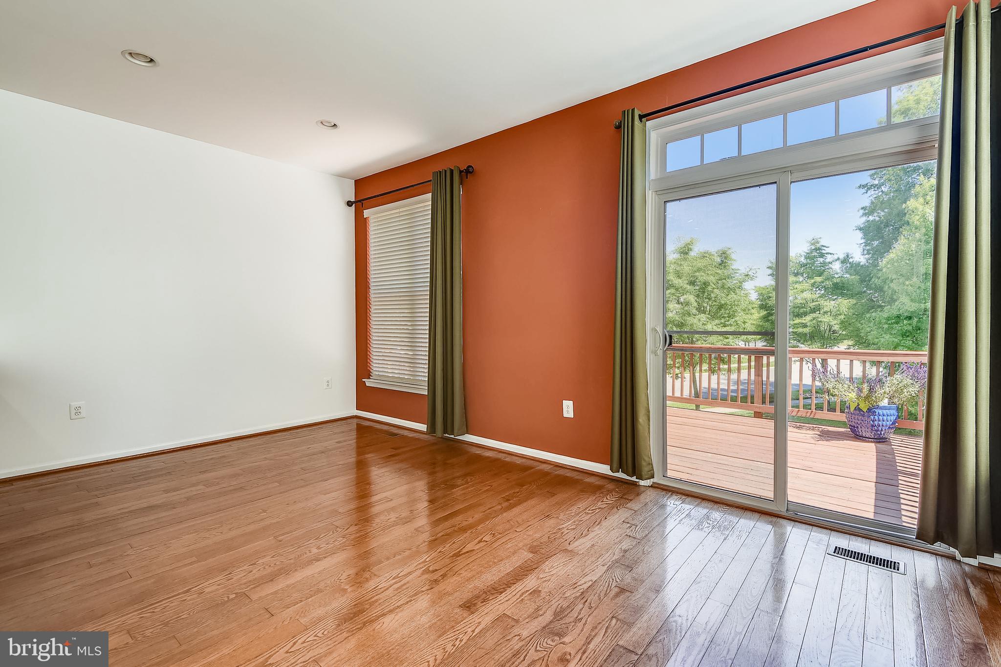 SEVEN OAKS - Residential