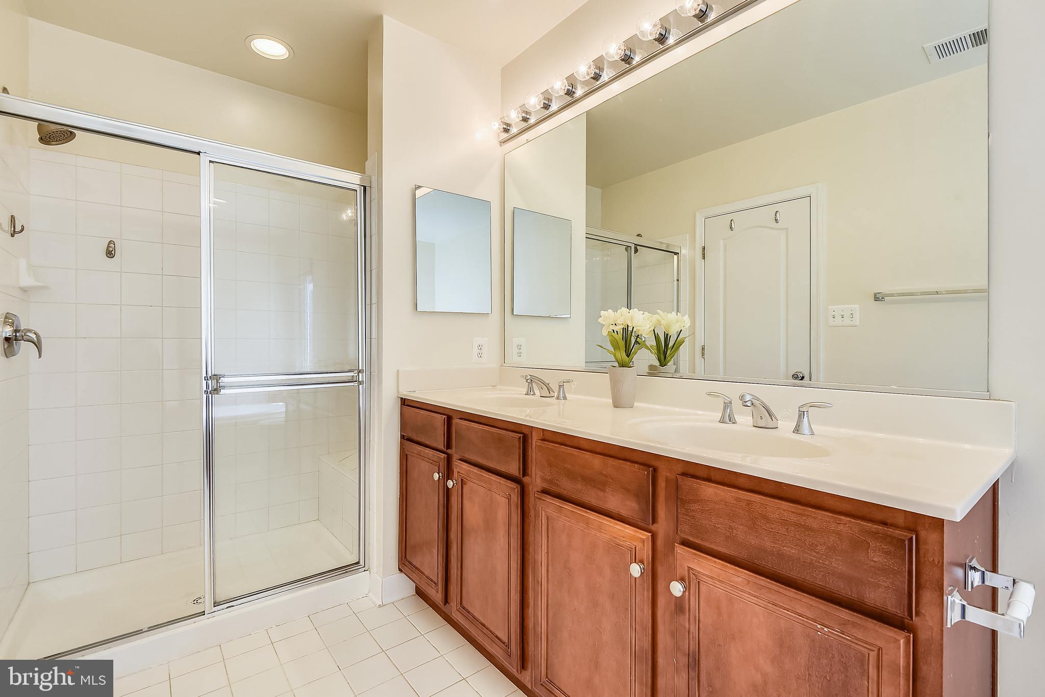 SEVEN OAKS - Residential