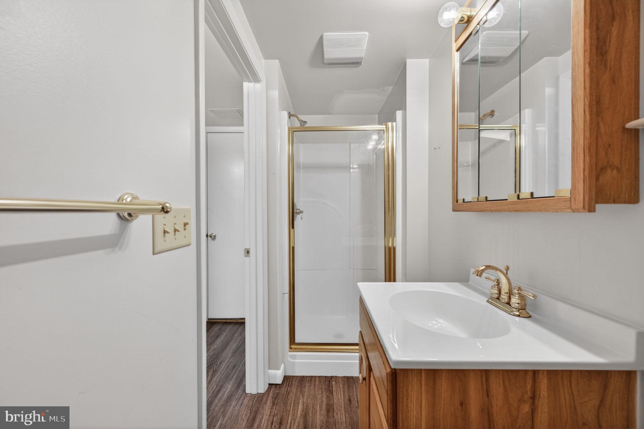 LONG BAR HARBOR - Residential