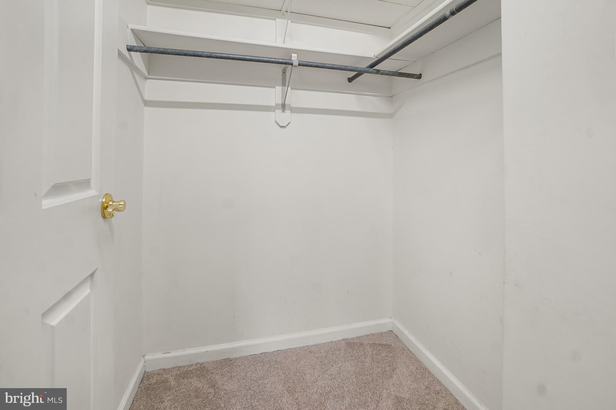 WATERSIDE - Residential