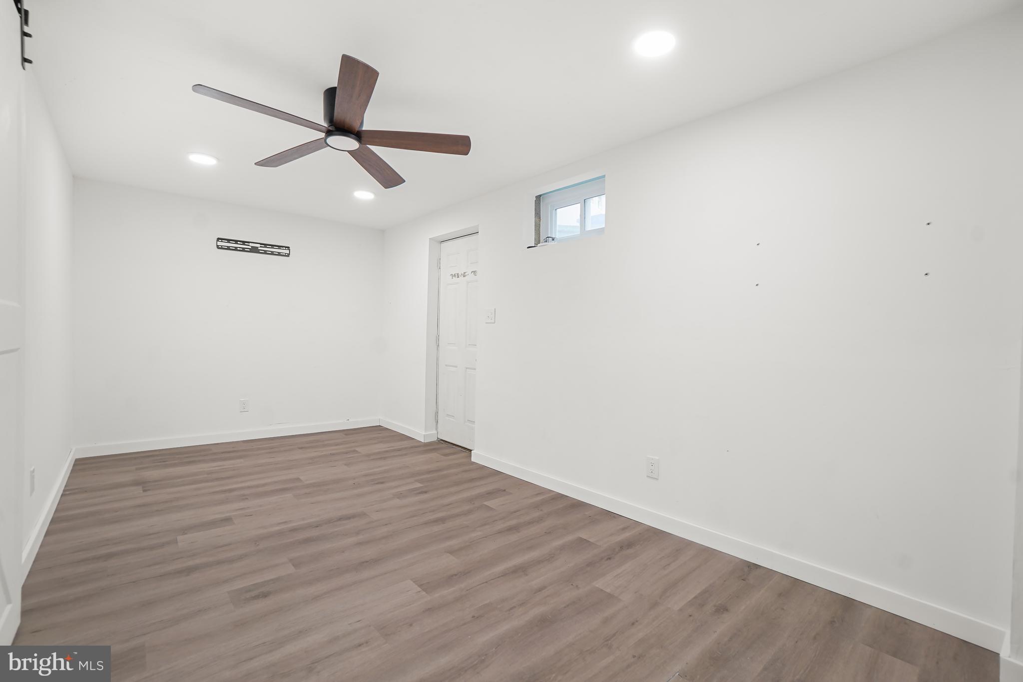 WATERSIDE - Residential