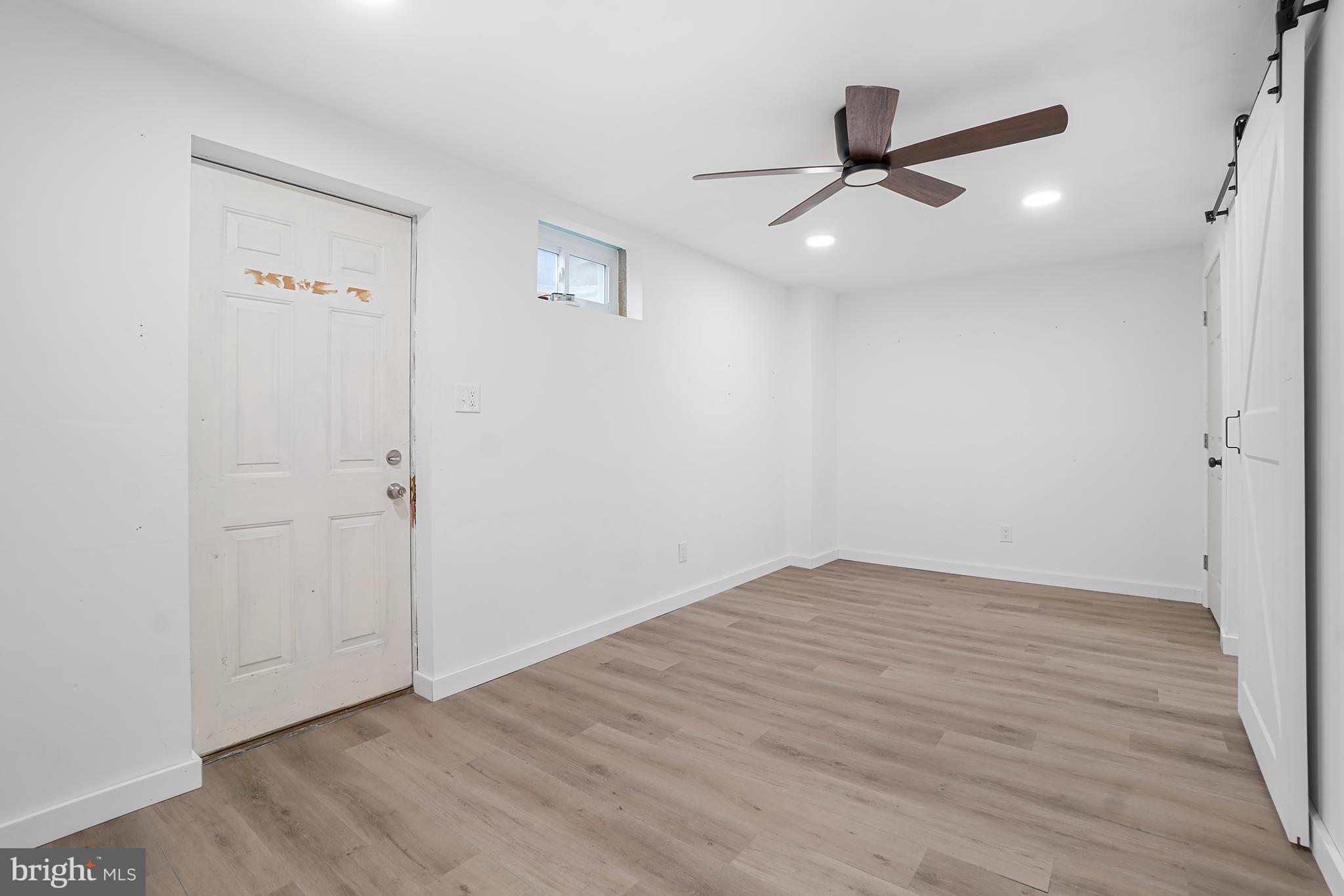 WATERSIDE - Residential