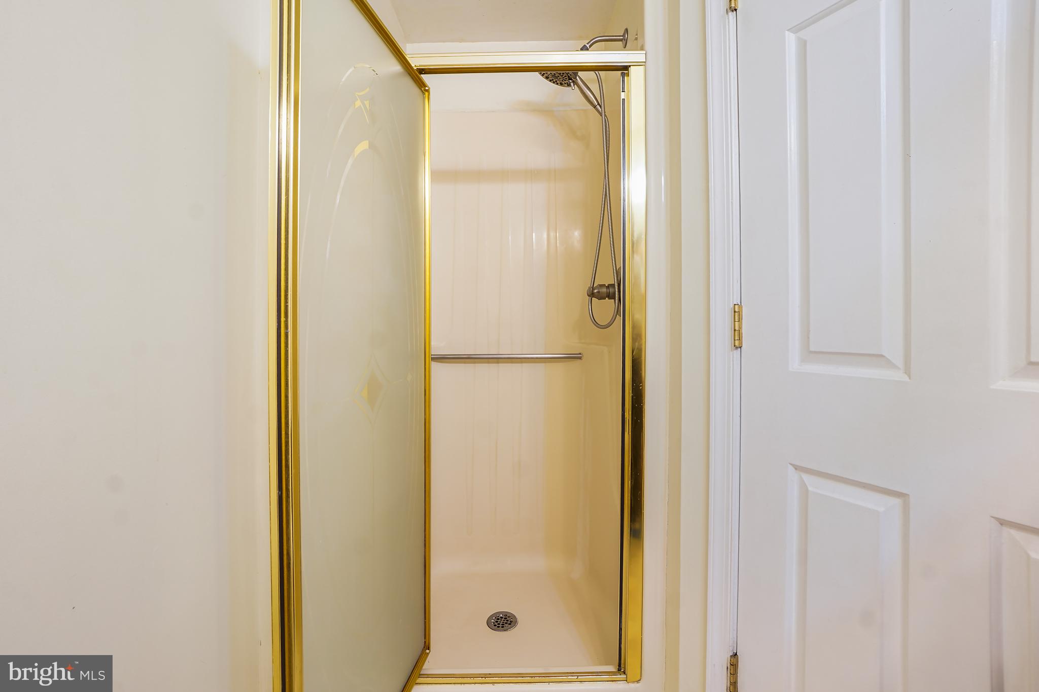 WATERSIDE - Residential