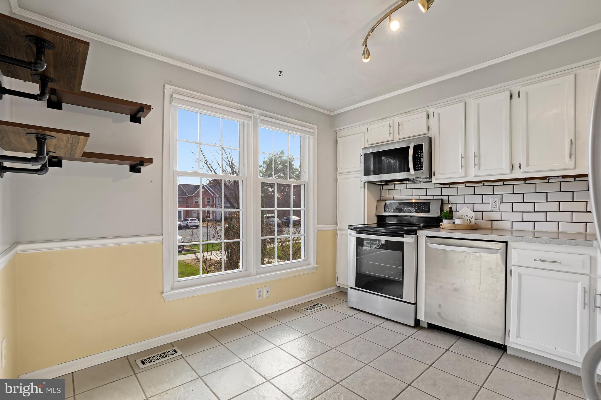 WATERSIDE - Residential