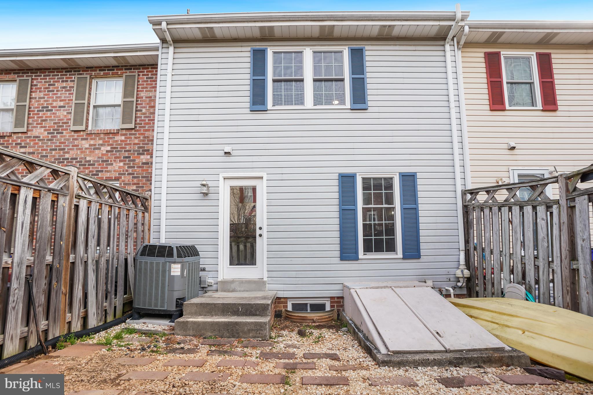 WATERSIDE - Residential