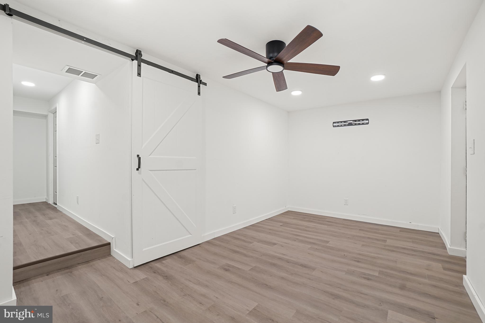 WATERSIDE - Residential