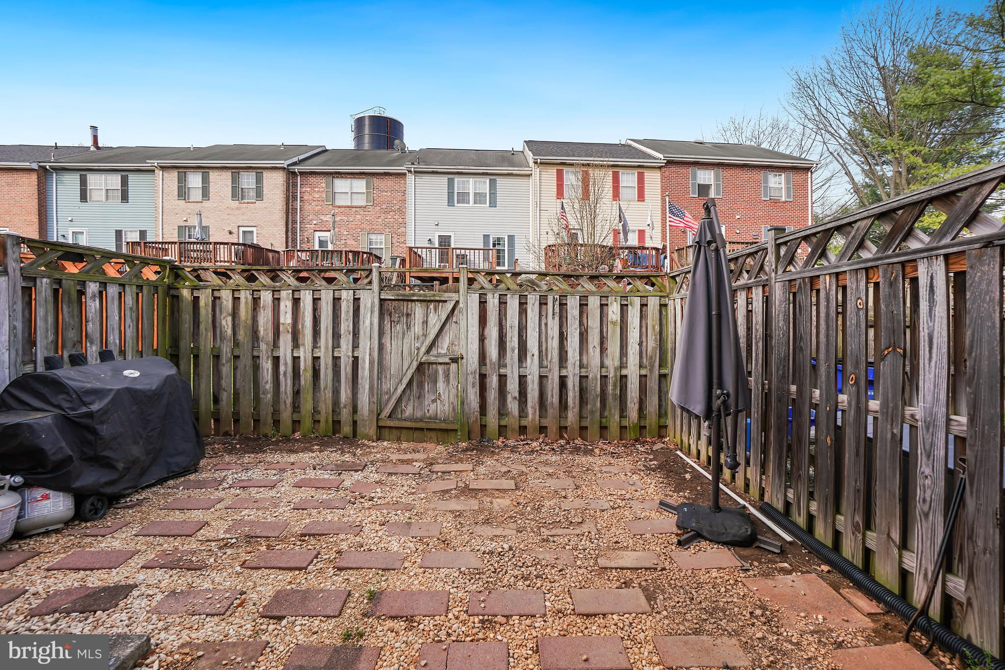 WATERSIDE - Residential