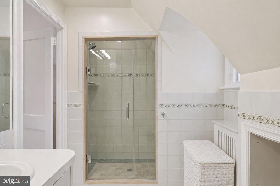 BRYN MAWR - Residential