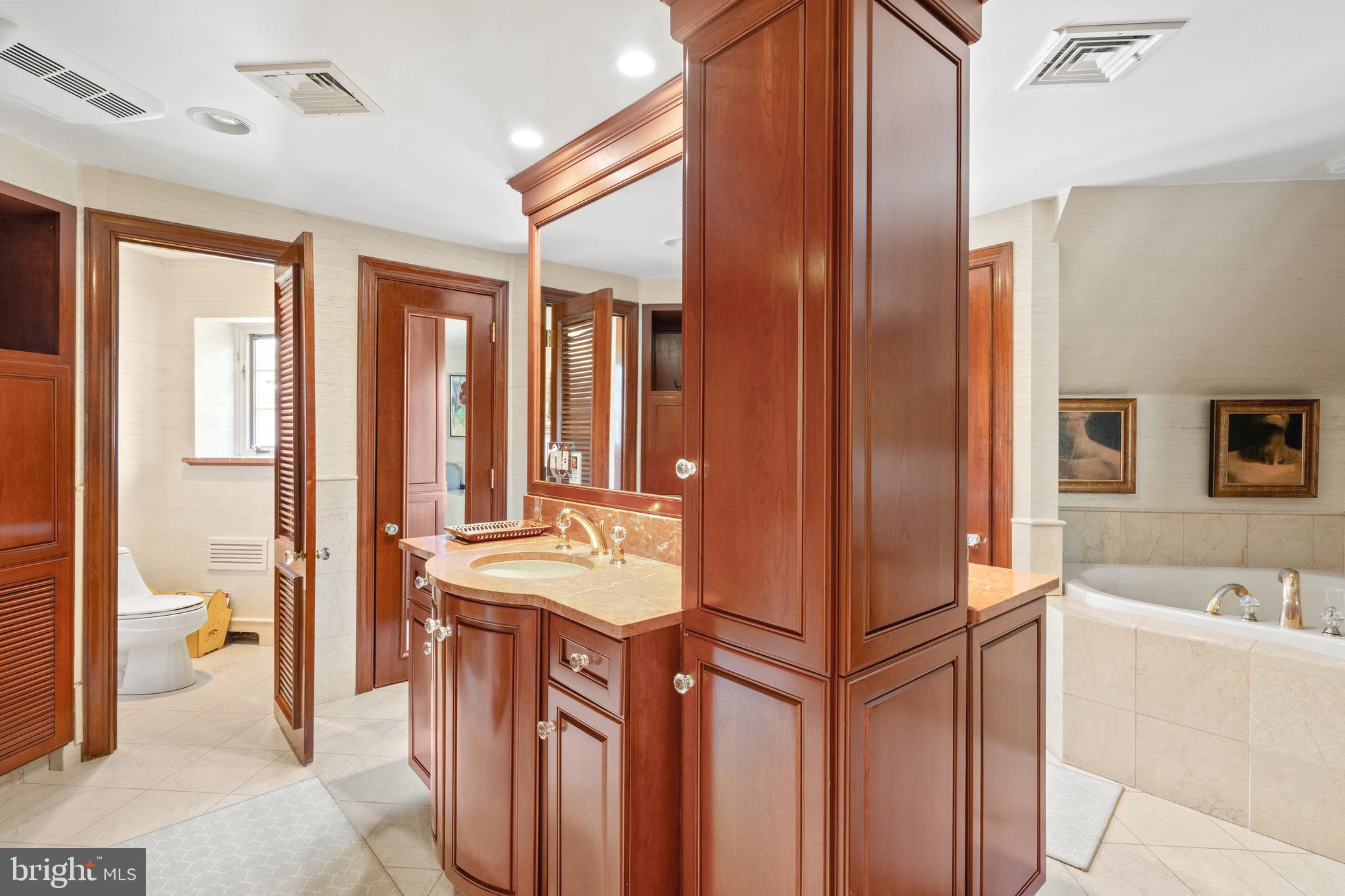 BRYN MAWR - Residential