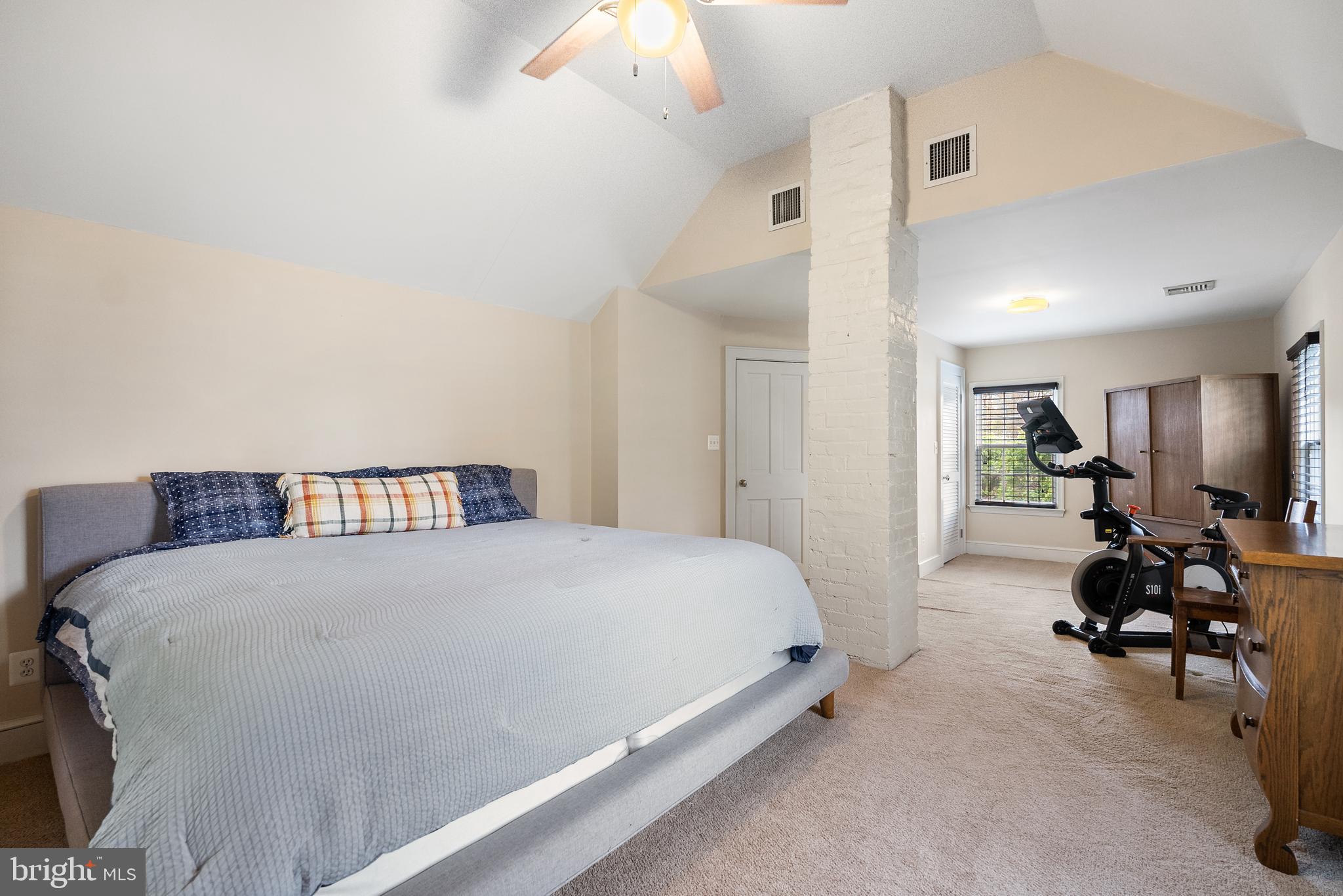 HUNTERS STATION - Residential