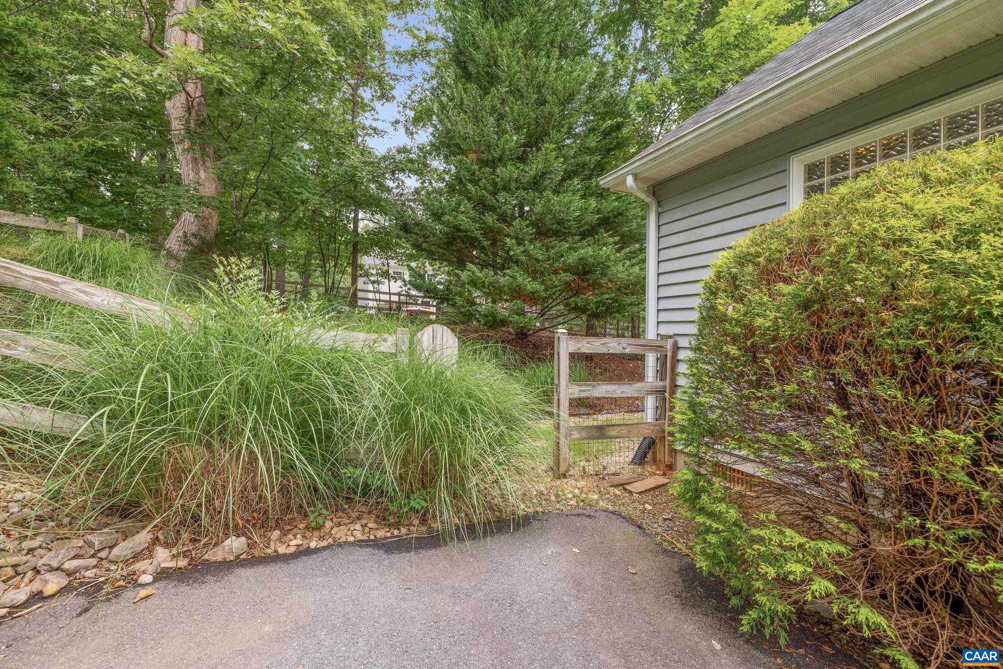 34 ZEPHYR RD