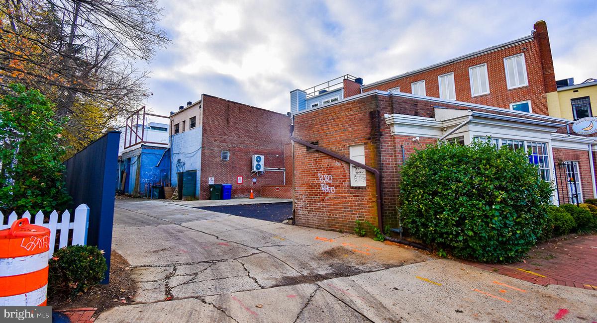 1721 WISCONSIN AVENUE NW