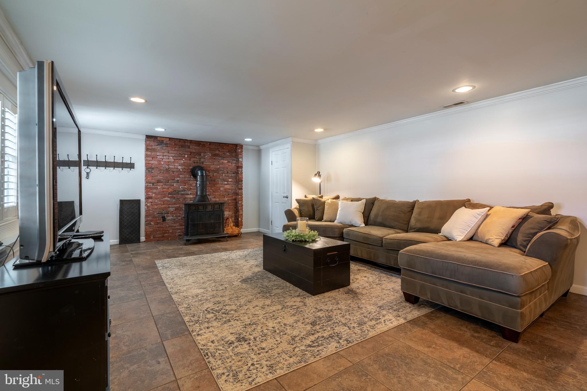 CHURCHVILLE MANOR - Residential