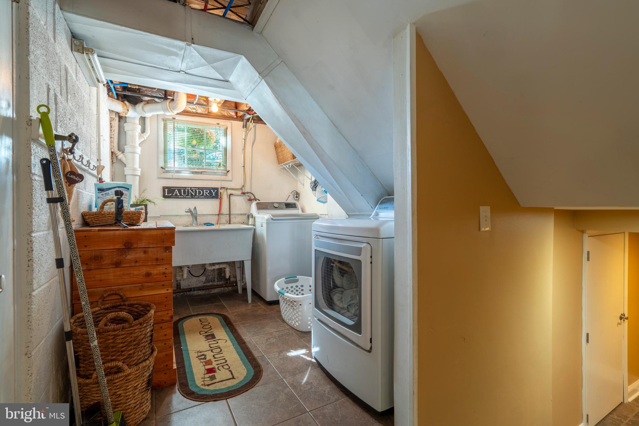 CHURCHVILLE MANOR - Residential