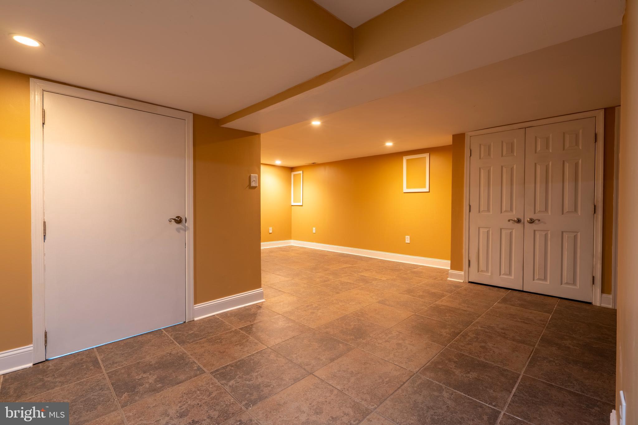 CHURCHVILLE MANOR - Residential