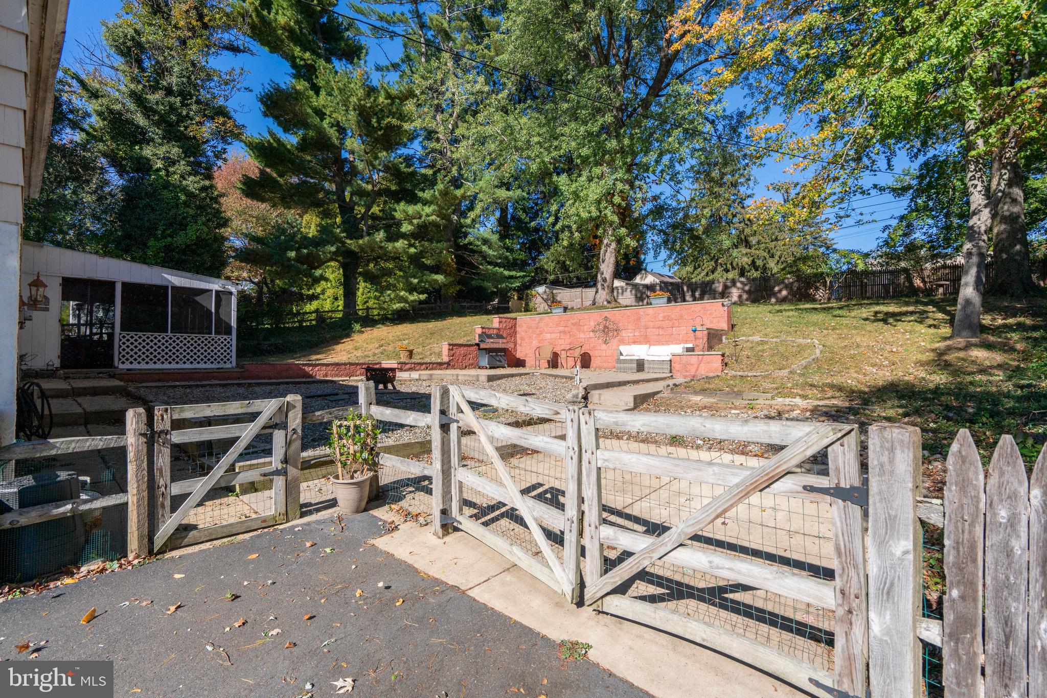 CHURCHVILLE MANOR - Residential