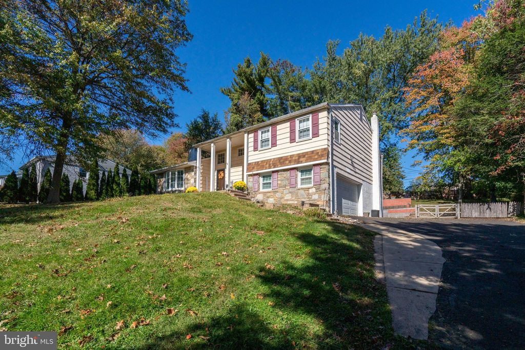 Photo of 261 Fairhill Drive, SOUTHAMPTON, PA 18966 (MLS # PABU2107486)