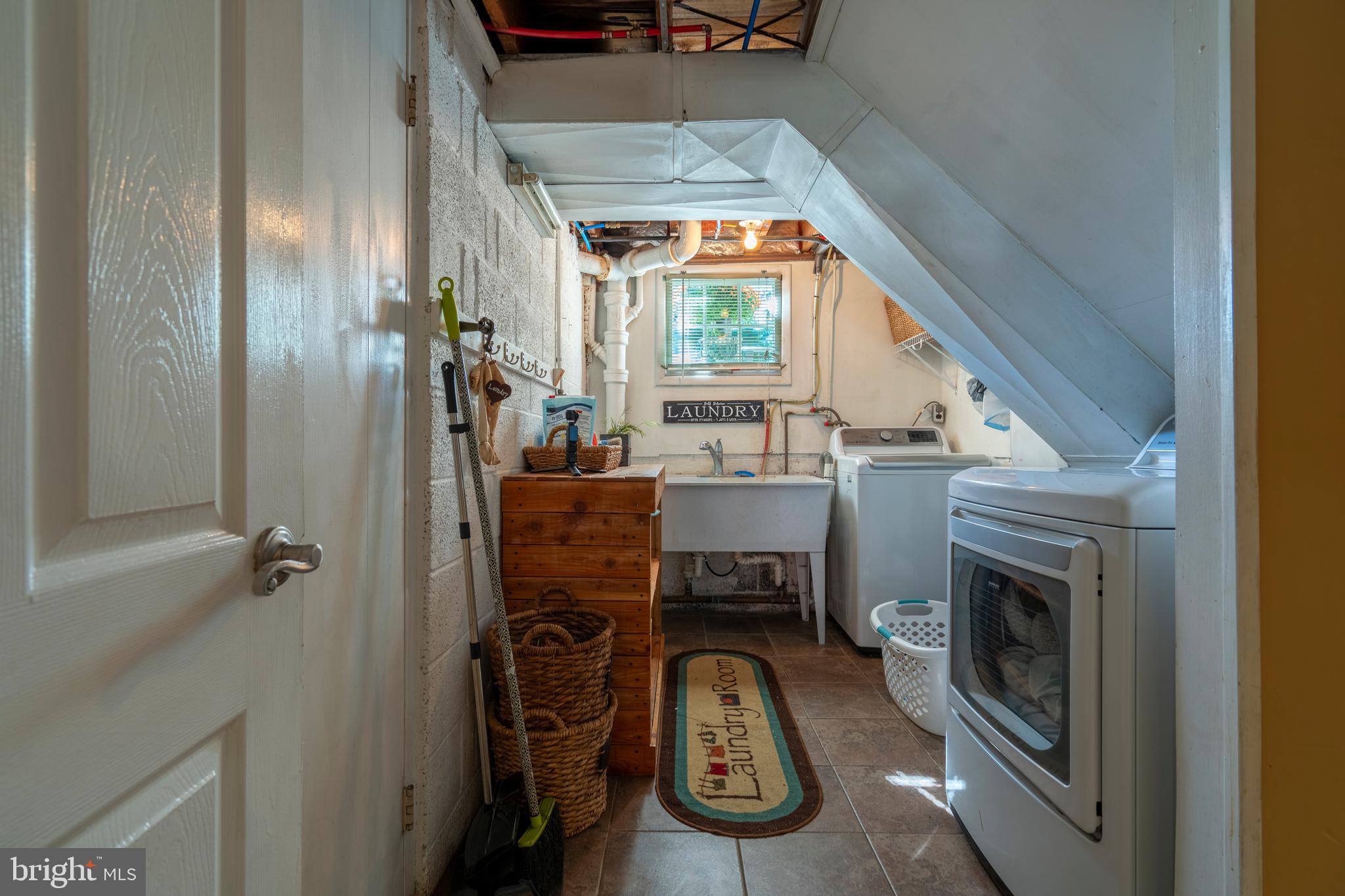 CHURCHVILLE MANOR - Residential