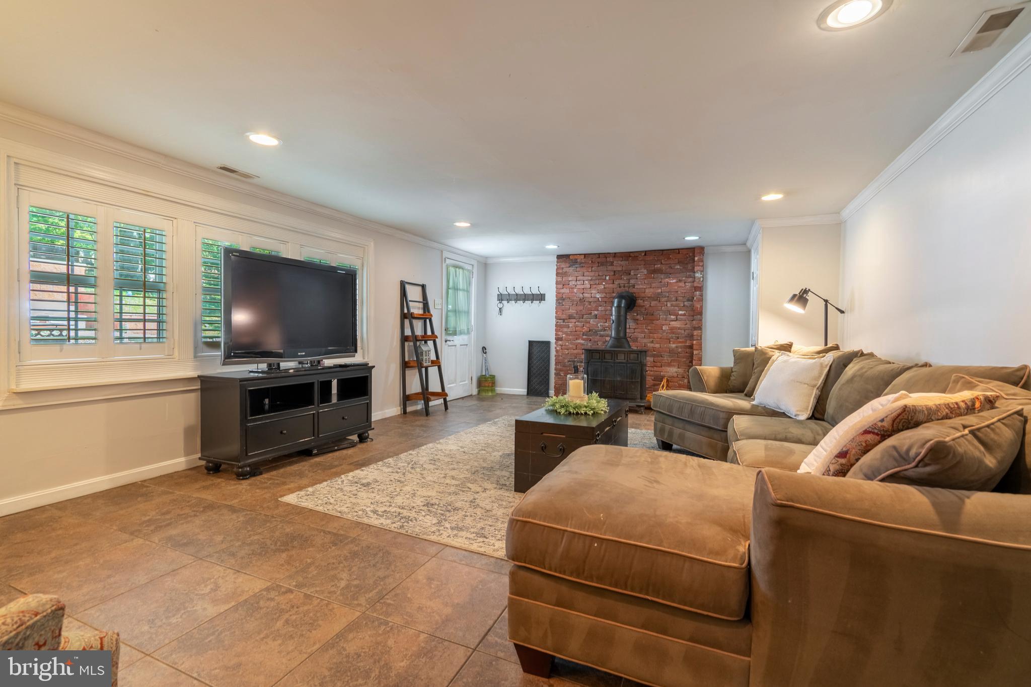 CHURCHVILLE MANOR - Residential