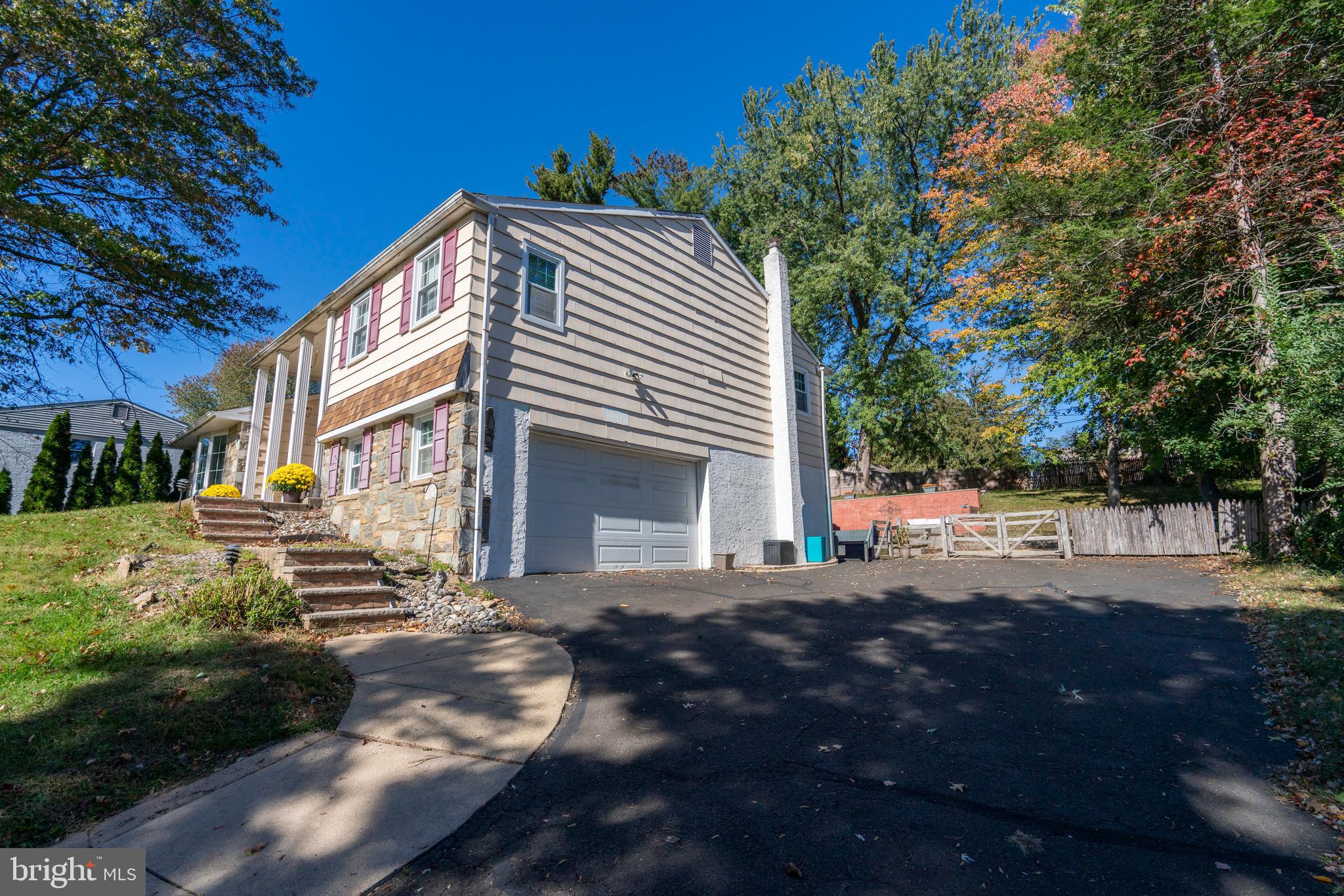 CHURCHVILLE MANOR - Residential