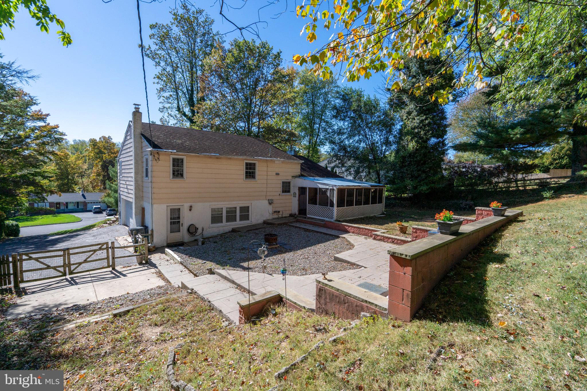 CHURCHVILLE MANOR - Residential