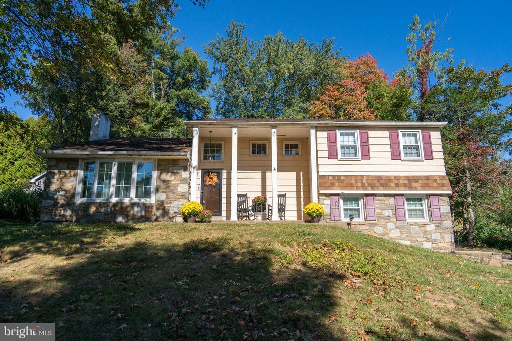 Photo of 261 Fairhill Drive, SOUTHAMPTON, PA 18966 (MLS # PABU2107486)