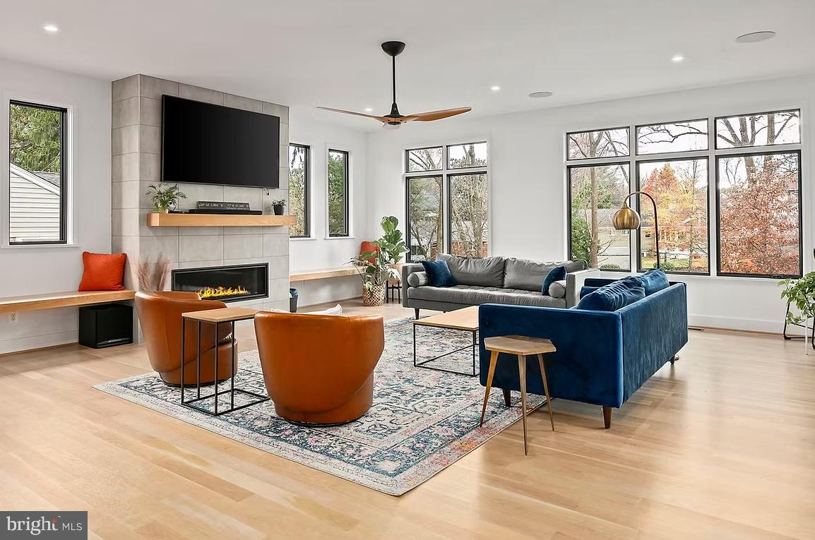 RAVENWOOD PARK - Residential