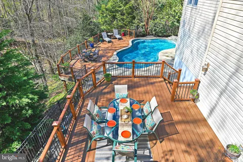 1702 Hunts End Court, Vienna, VA MLS: VAFX2223292